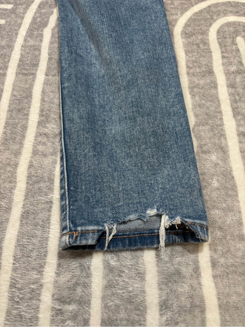 American Eagle Jeans, Highest Rise Jegging, Ripped Thrashed, Sz 10 X-Short 29x24 - Picture 11 of 12